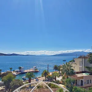 Ξενοδοχείο Joan ***